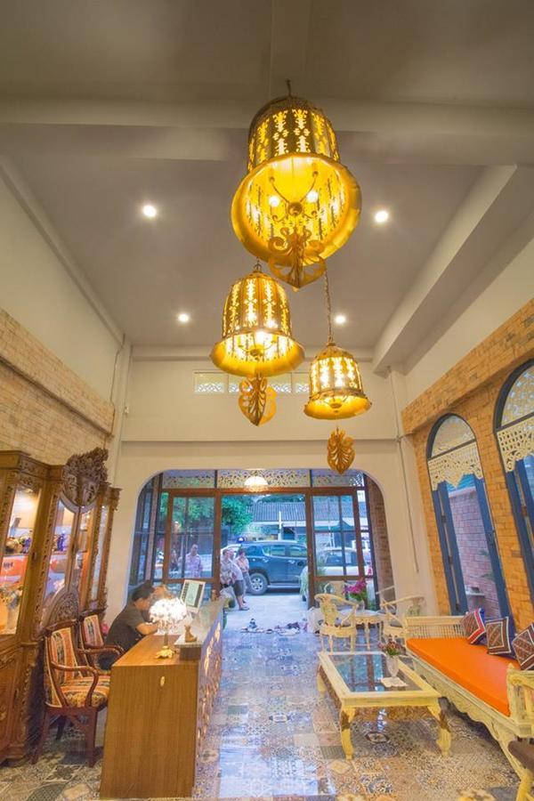 Sridonchai Heritage, Night Bazaar Chiang Mai Bed & Breakfast Luaran gambar